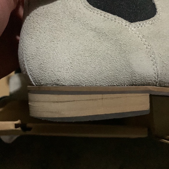 Urban Outfitters Off white Chelsea Boots - Picture 5 of 9